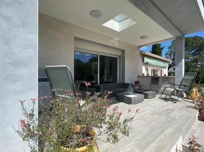 Maison - 180 m² - 4 pièces