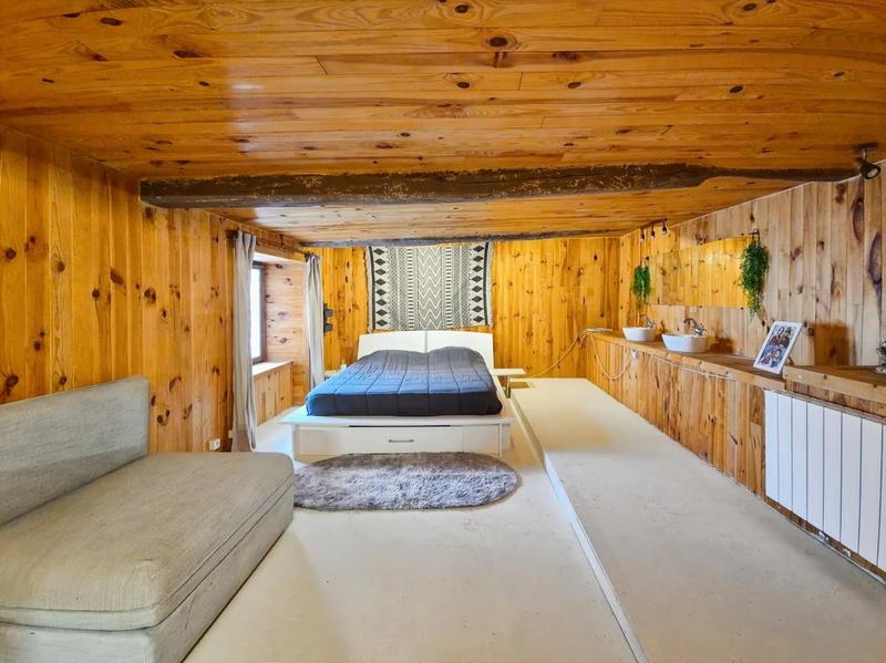 Maison - 230 m² - 6 pièces