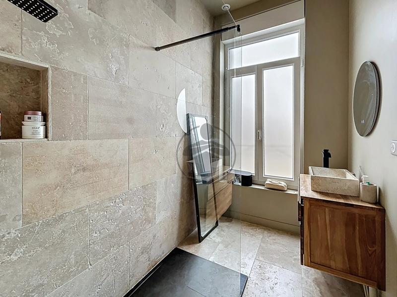 Maison - 185 m² - 7 pièces