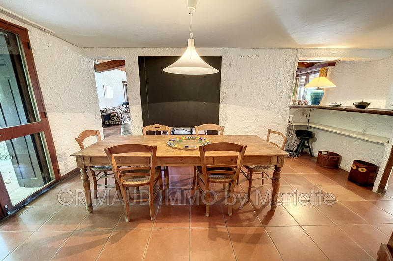 Maison - 205 m² - 10 pièces