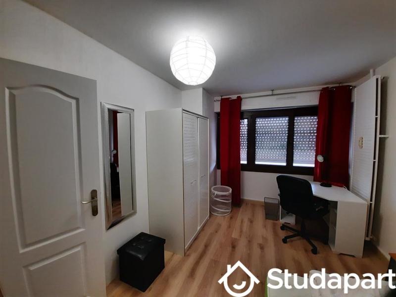 Chambre - 12 m² - 1 pièce