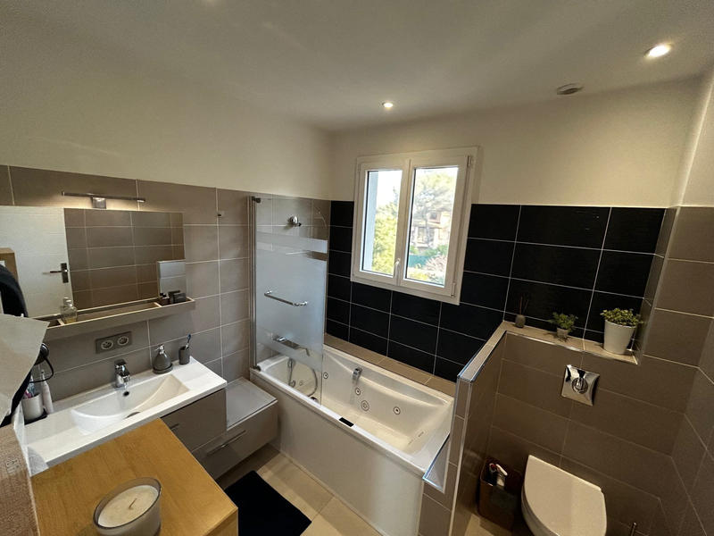 Maison contemporaine - 188 m² - 12 pièces