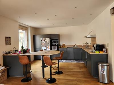 Maison - 176 m² - 9 pièces