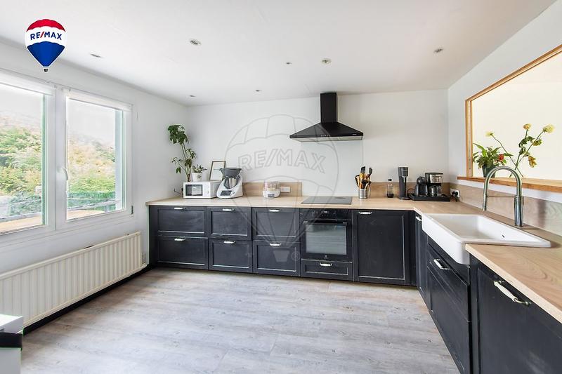 Maison - 100 m² - 6 pièces