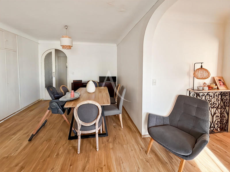 Appartement - 81 m² - 3 pièces