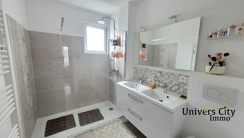 Maison - 86 m² - 4 pièces