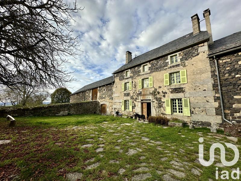 Maison - 270 m² - 11 pièces