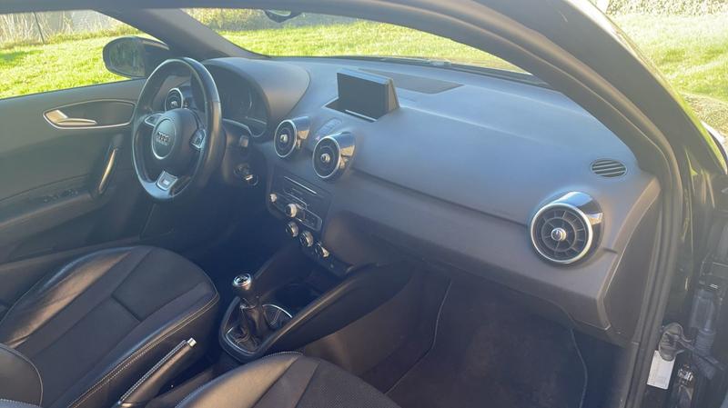 Audi A1 sportback 1.6 Tdi 116 s line