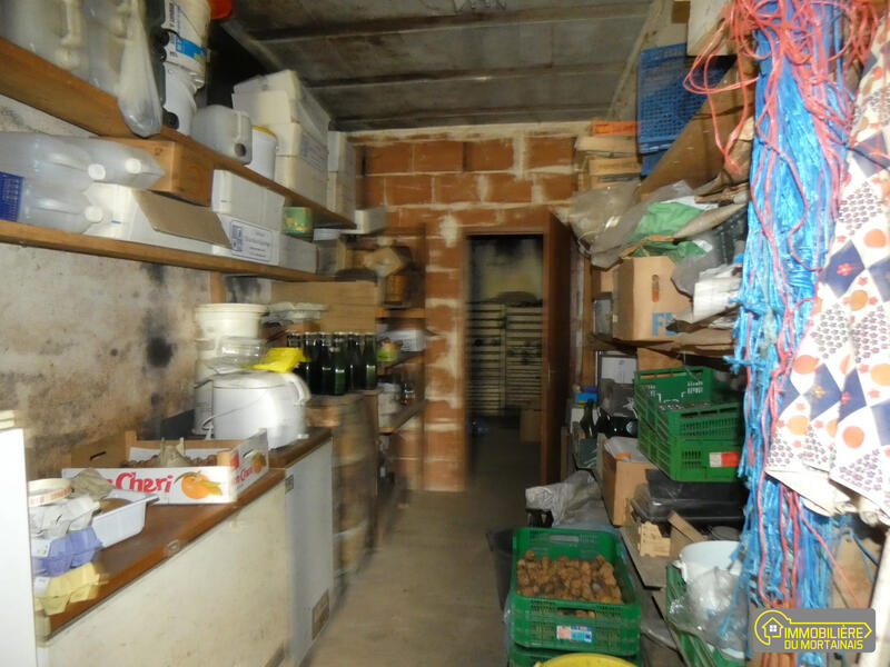 Maison - 202 m² - 7 pièces