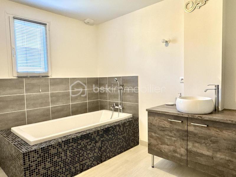 Maison traditionnelle - 125 m² - 5 pièces