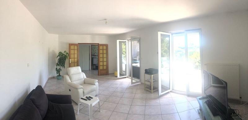 Maison traditionnelle - 180 m² - 7 pièces