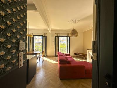 Appartement - 80 m² - 3 pièces