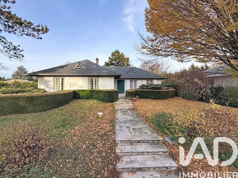 Maison - 210 m² - 6 pièces