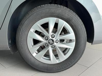 Skoda Fabia 1.0 Tsi 95 ch Evo 2 Bvm5 Selection