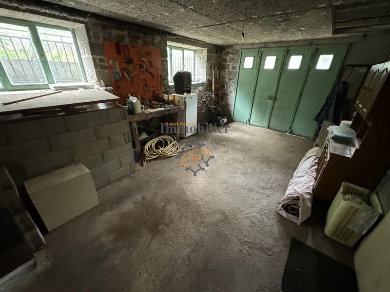 Maison - 257 m² - 12 pièces