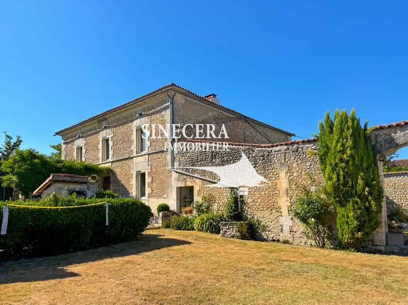 Maison - 260 m² - 9 pièces