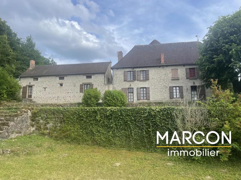 Maison - 212 m² - 8 pièces