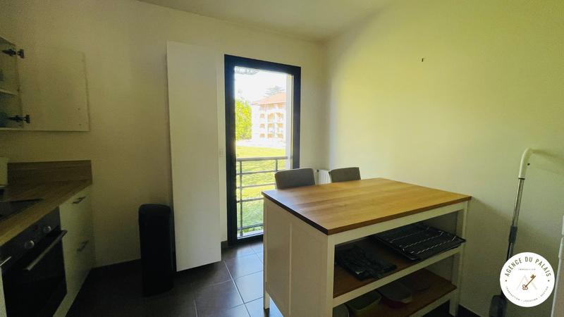 Appartement - 90 m² - 3 pièces