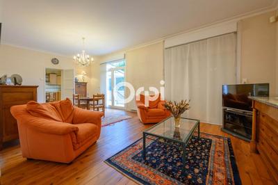 Maison - 215 m² - 7 pièces