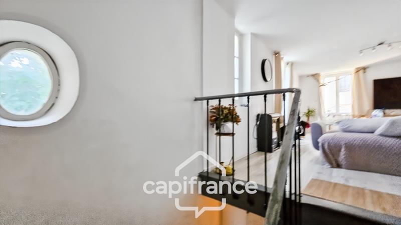 Maison - 220 m² - 9 pièces