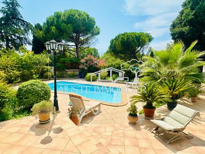 Villa - 145 m² - 5 pièces