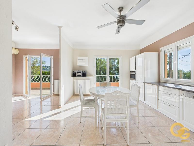 Maison - 170 m² - 5 pièces