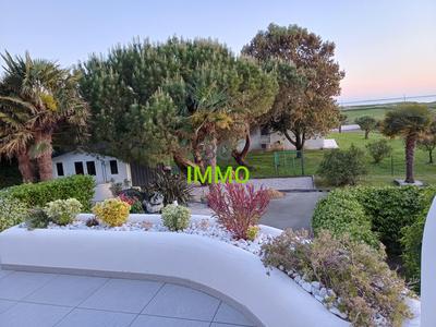 Maison - 165 m² - 5 pièces