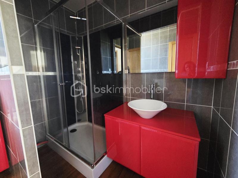 Propriété - 261 m² - 7 pièces