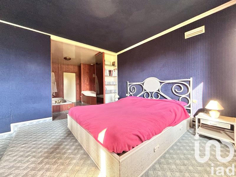 Maison - 215 m² - 8 pièces