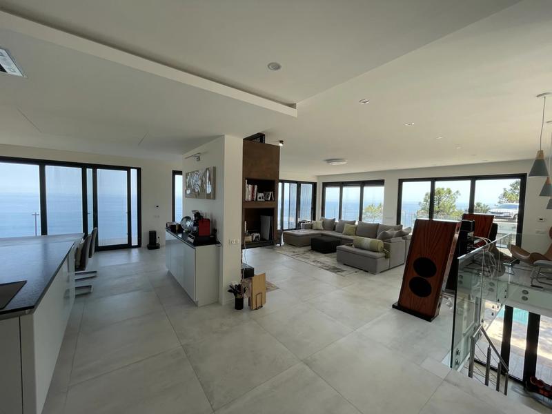 Villa - 185 m² - 6 pièces