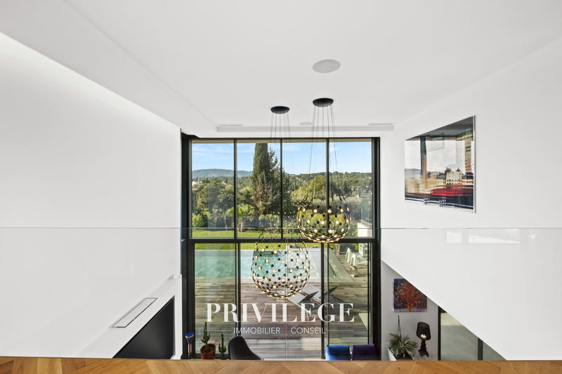 Villa - 340 m² - 8 pièces