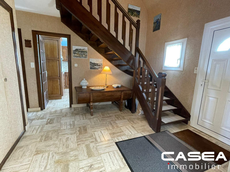 Maison traditionnelle - 160 m² - 6 pièces