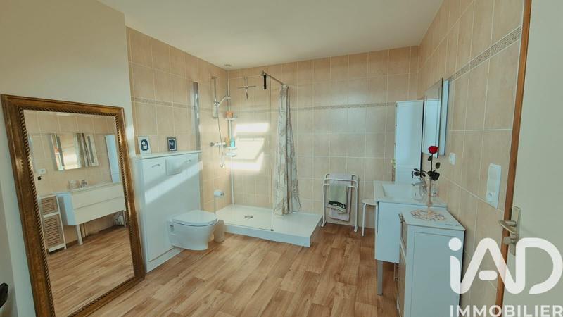 Maison - 260 m² - 9 pièces