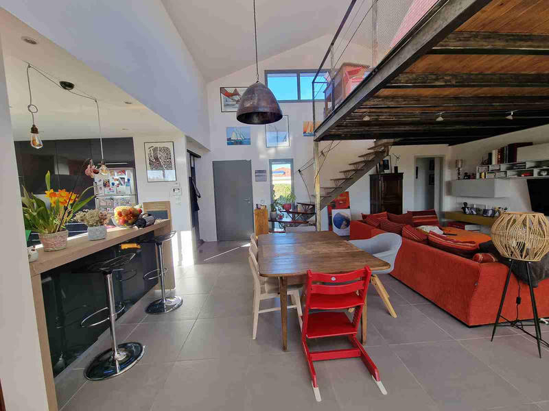 Maison - 186 m² - 6 pièces