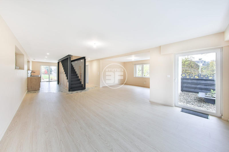 Maison - 179 m² - 6 pièces