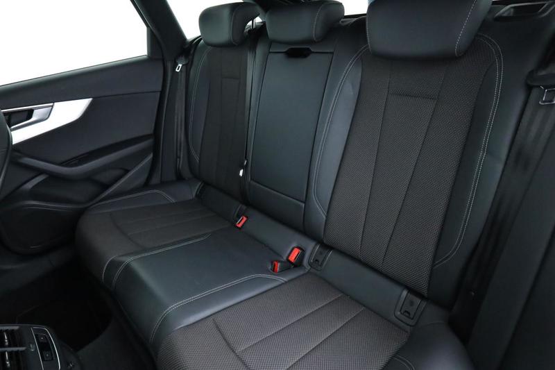 Audi A4 Avant 35 Tfsi s line s tronic 7 150 ch