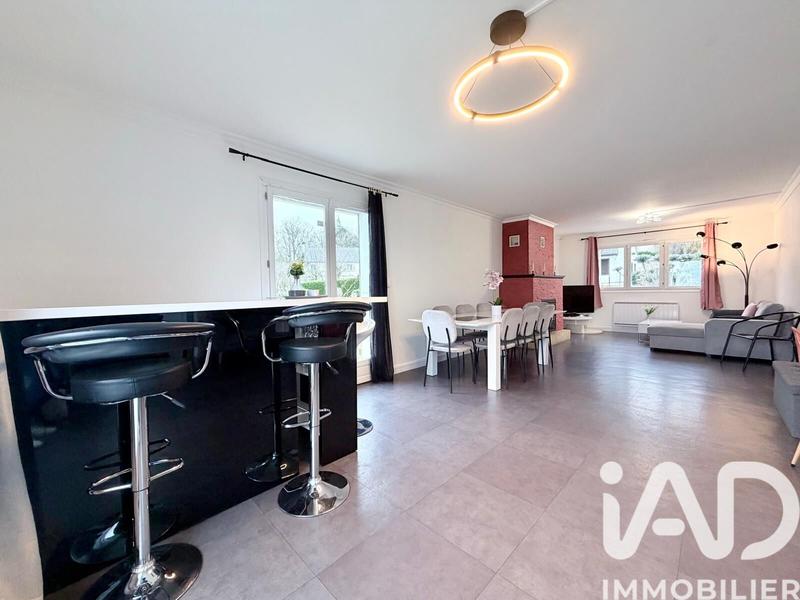 Maison - 220 m² - 10 pièces