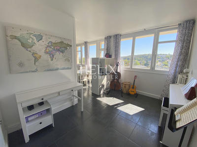 Appartement - 85 m² - 5 pièces