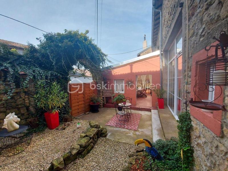 Maison - 238 m² - 8 pièces