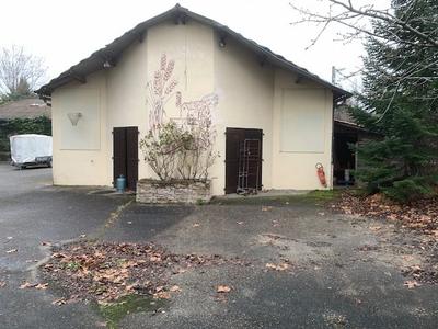 Maison - 538 m² - 8 pièces