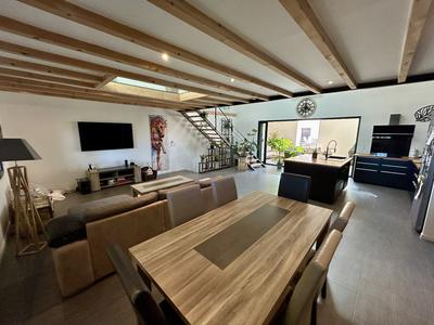 Maison - 161 m² - 4 pièces