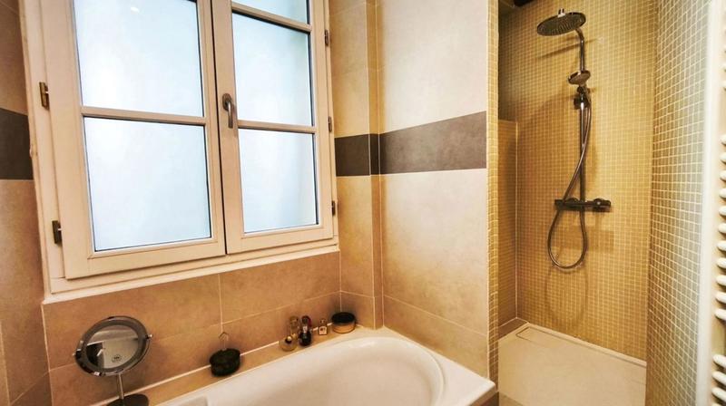 Studio - 151 m² - 5 pièces