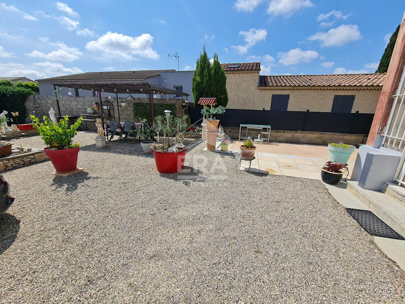 Maison - 300 m² - 20 pièces