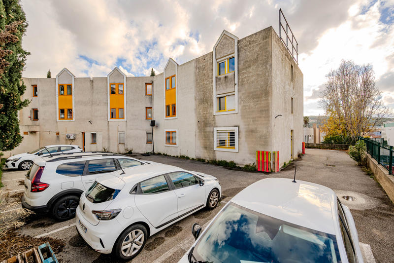 Immeuble - 1 465 m² - 60 pièces