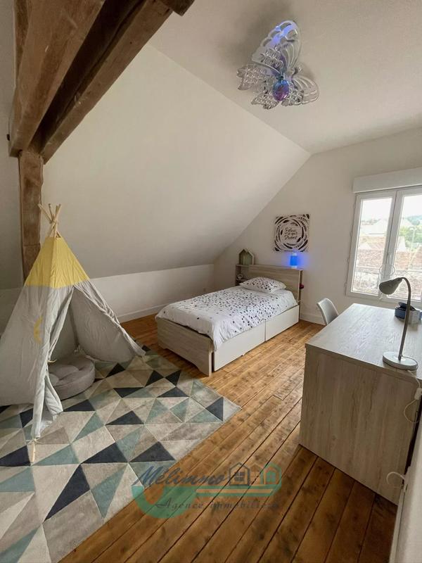 Maison - 165 m² - 9 pièces