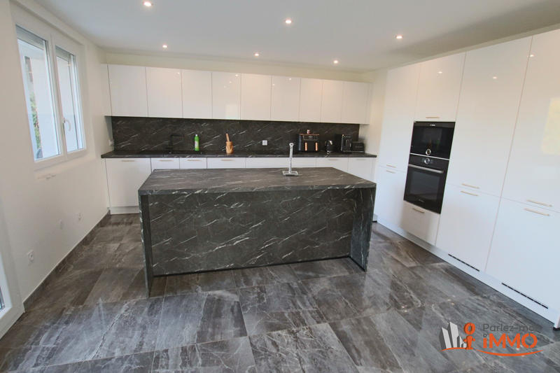 Villa - 200 m² - 6 pièces