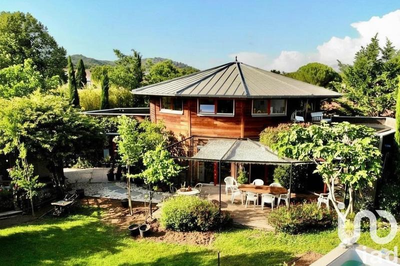 Maison de maîtres - 263 m² - 7 pièces