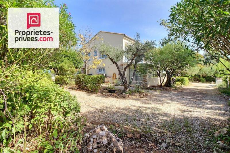 Maison - 200 m² - 7 pièces