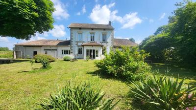 Maison ancienne - 213 m² - 8 pièces