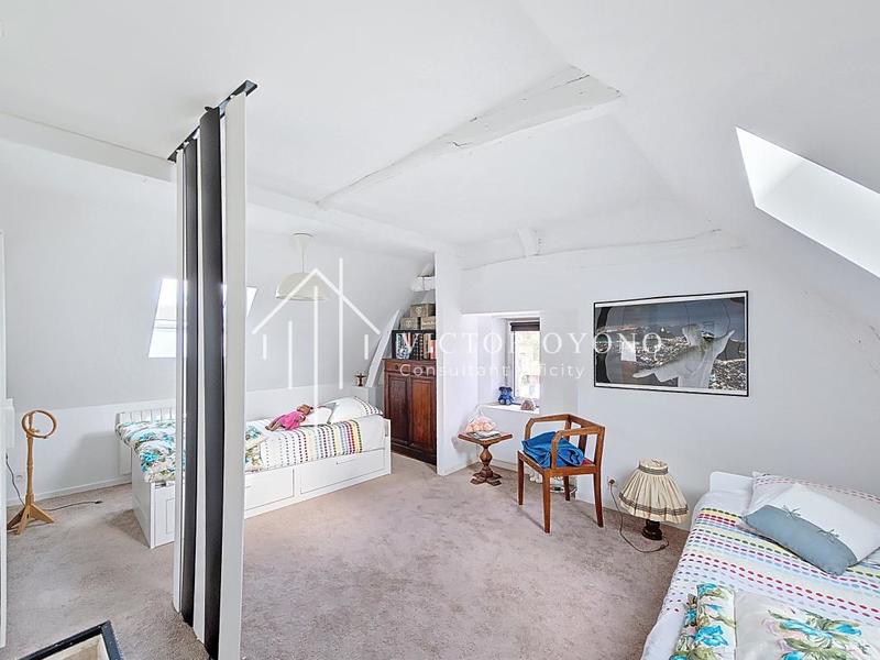 Maison - 208 m² - 6 pièces